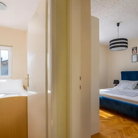 Modern Near With Sea View Terrace And Lounge Area - Two Bedroom Apartment Trogir