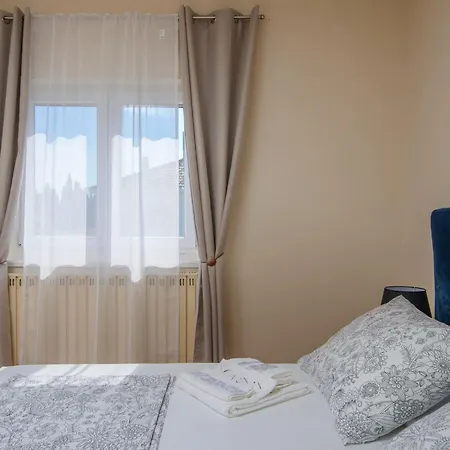 Modern Near With Sea View Terrace And Lounge Area - Two Bedroom Trogir